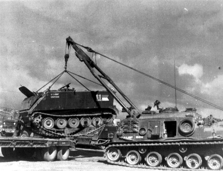 M88 ARV recovering a M113 in Vietnam
